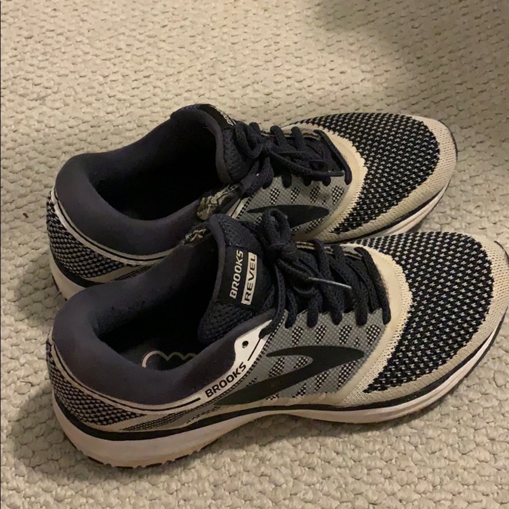 Brooks revel running shoes